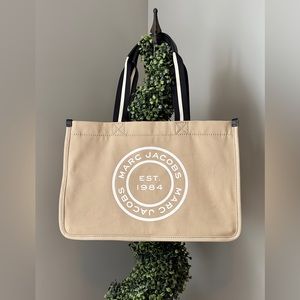 Large Marc Jacobs tan tote bag